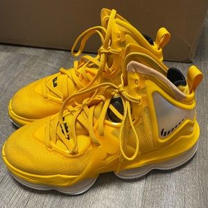 Nike Lebron 19 Basketball Shoes (University Gold/Black/University Gold)